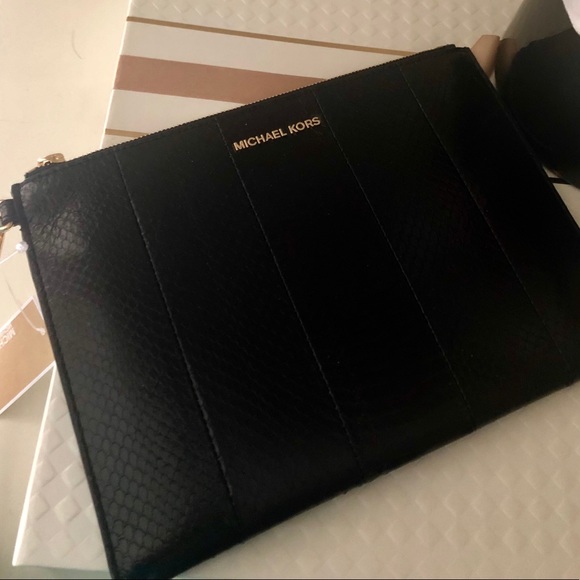 🎀 Michael Michael Kors Medium Snake Pouch - Picture 10 of 13